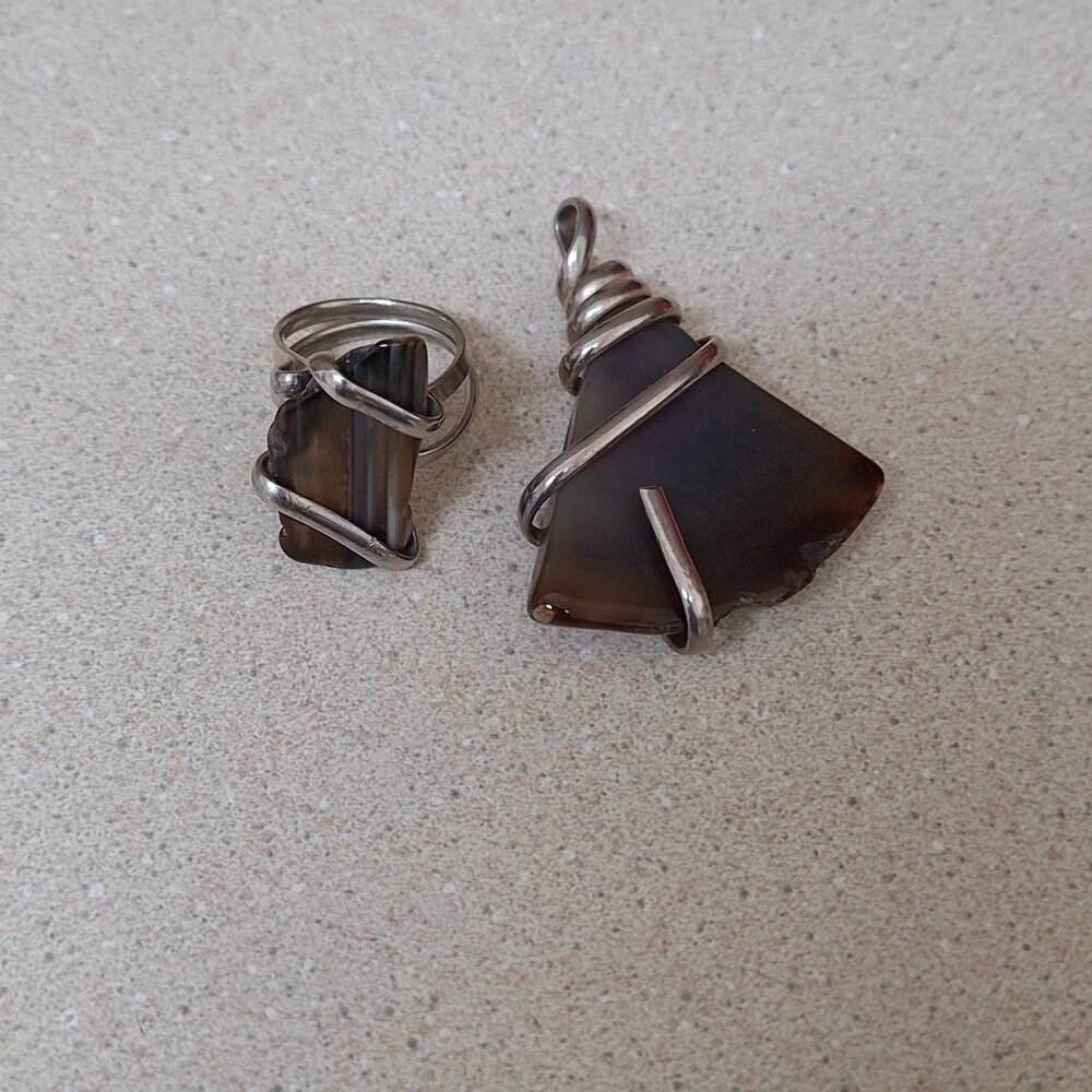 ONE PENDANT AND RING. - Picture 1 of 4